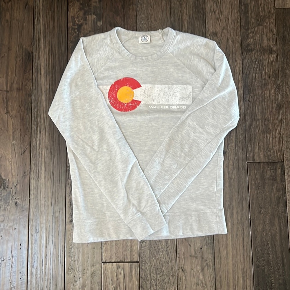 Vail, Colorado silver crewneck. Size: Small.